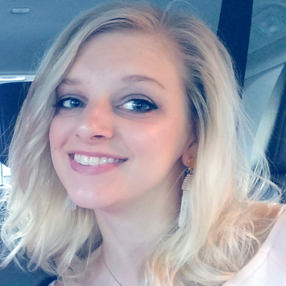 Meet your Posher, Tara - Picture 1 of 1